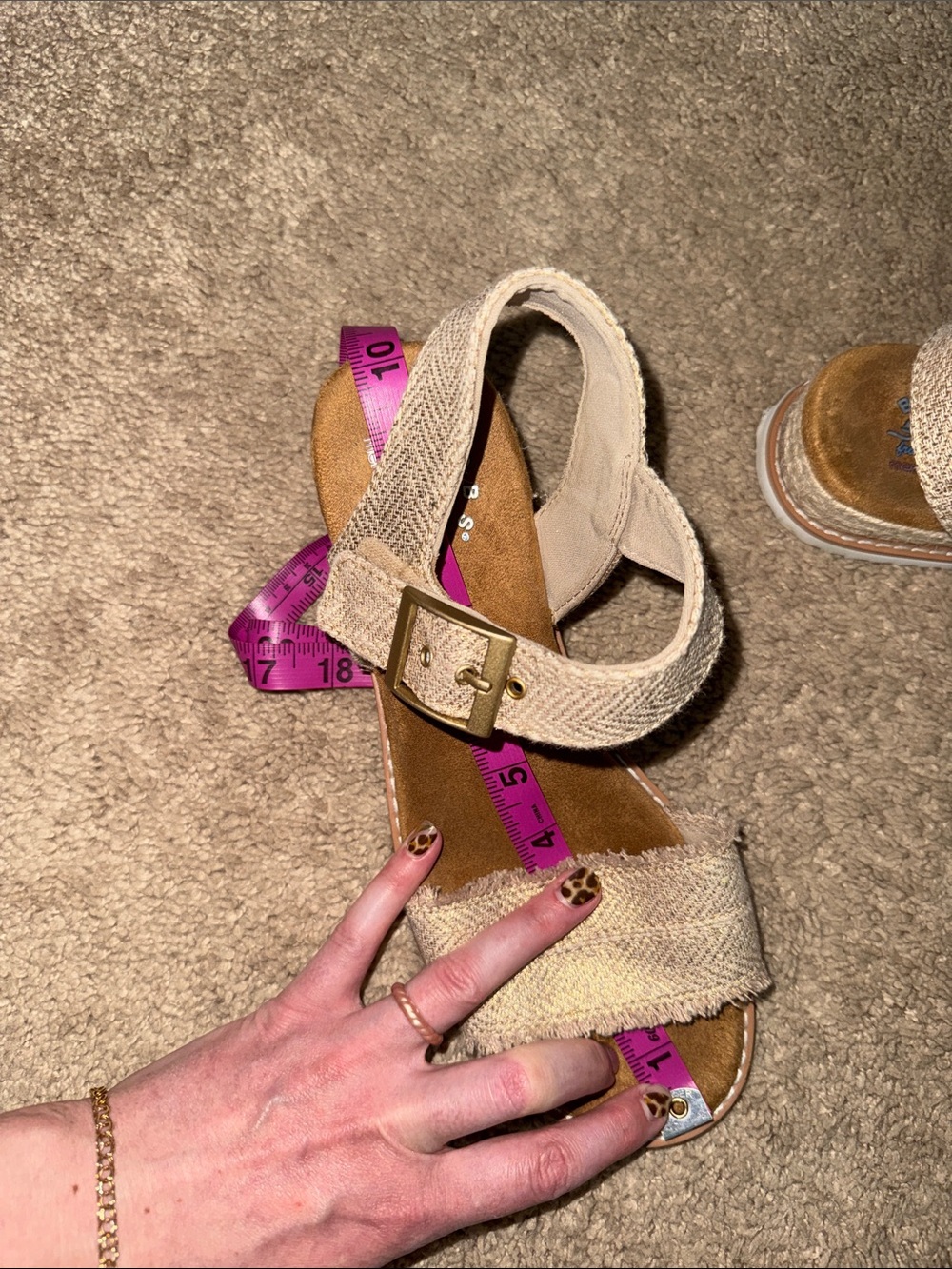 Champagne color Bobs by Skechers WOMENS DESERT KISS sandal size 8 - Picture 8 of 8